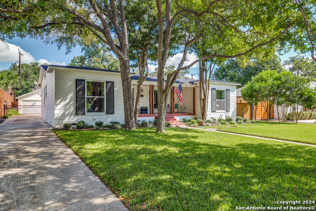 Details for 141 Edgewood Pl E, Alamo Heights, TX 78209