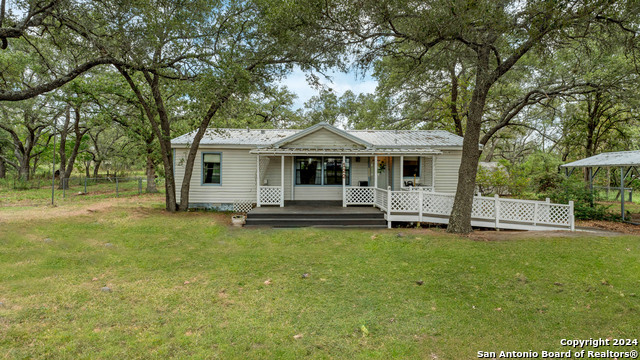 Details for 122 Oak Valley Dr, La Vernia, TX 78121