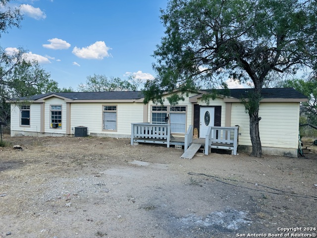 Details for 200 Lolita Dr, Lytle, TX 78052