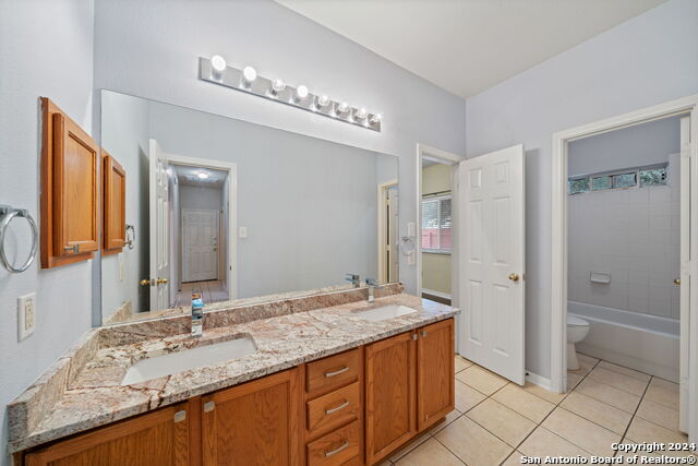 Image 18 of 25 For 8806 Ash Meadow Dr