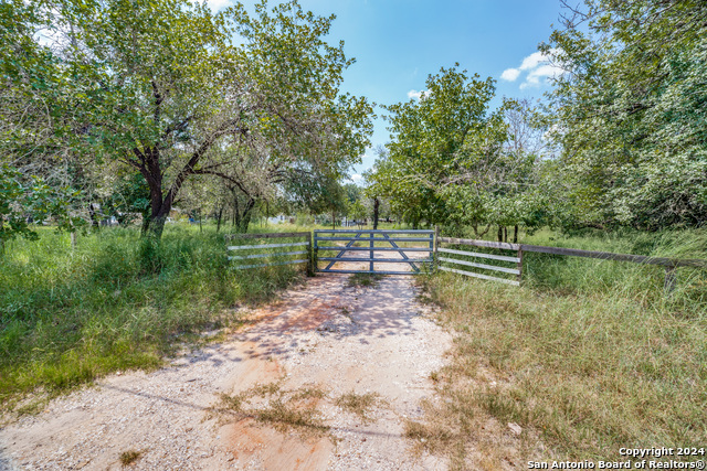 Details for 635 Camelot Ln, San Antonio, TX 78264