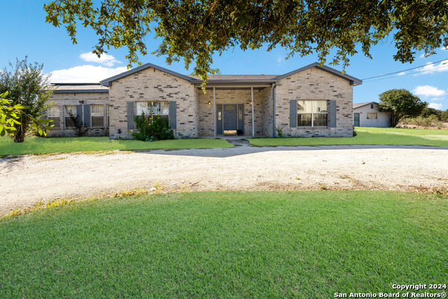 Details for 267 Palo Alto Dr S, Floresville, TX 78114