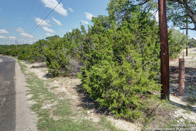 Listing photo id 2 for 570 Ranch Rim Dr W