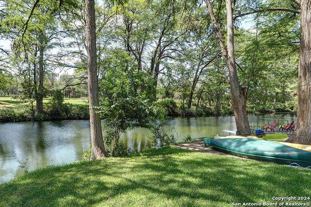 Listing photo id 7 for 570 Ranch Rim Dr W