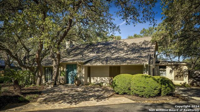 Listing photo id 1 for 123 Canyon Oaks Dr