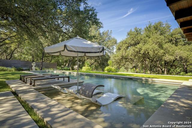 Listing photo id 5 for 123 Canyon Oaks Dr