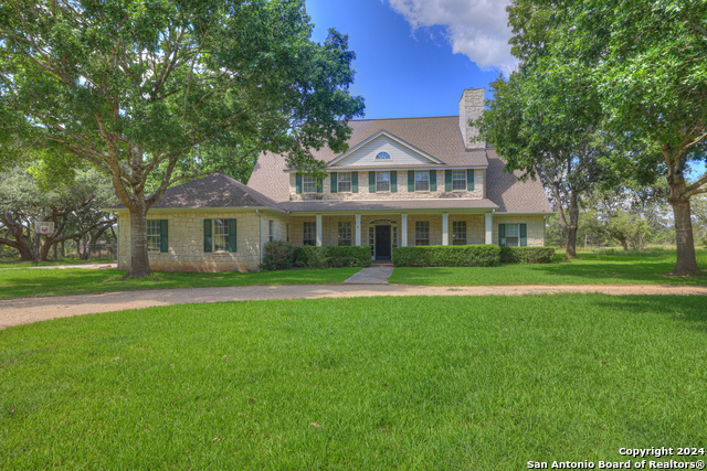 Details for 2526 River Oaks Dr, New Braunfels, TX 78132