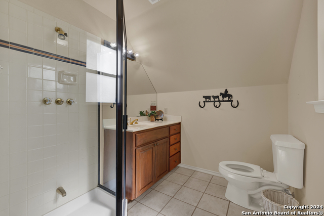 Listing photo id 21 for 2526 River Oaks Dr