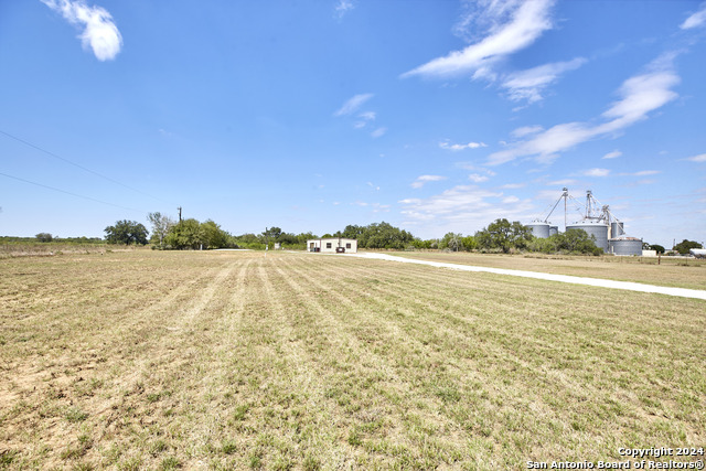 Image 8 of 15 For 20625 Interstate 35 S