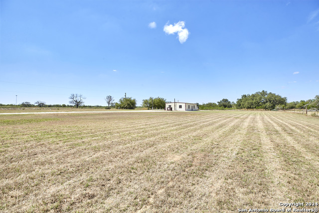 Image 9 of 15 For 20625 Interstate 35 S