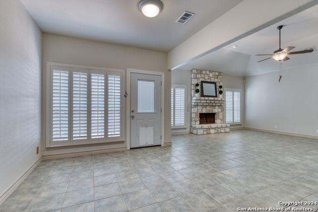 Image 12 of 45 For 18310 Diamond Cir