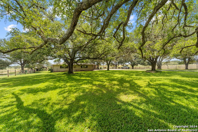 Details for 435 Pine Meadow Rd, Seguin, TX 78155