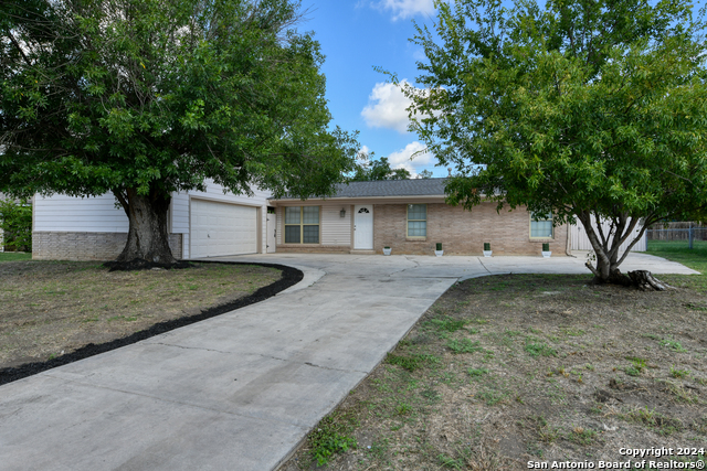 Details for 823 Briarcliff Dr, San Antonio, TX 78213