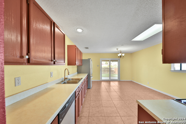 Image 11 of 34 For 10119 Cedarvale Dr