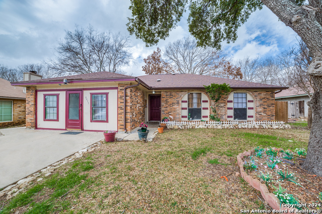 Details for 6411 Ridge Pl, San Antonio, TX 78250