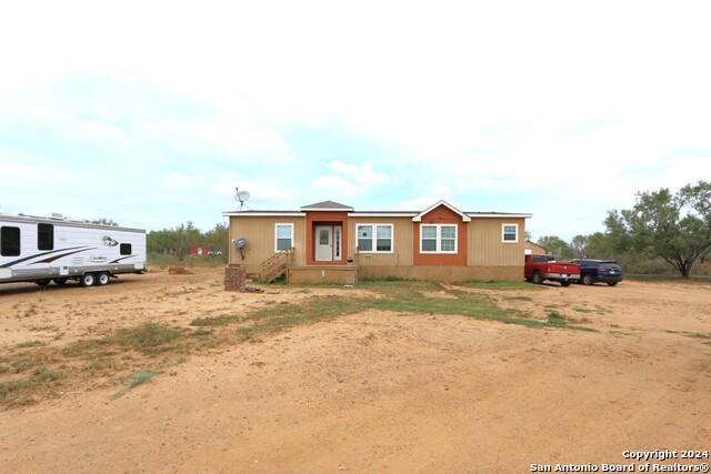 Listing photo id 0 for 104 County Road 2669