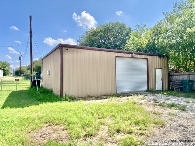 Details for 1203 Crouch Ave, Jourdanton, TX 78026