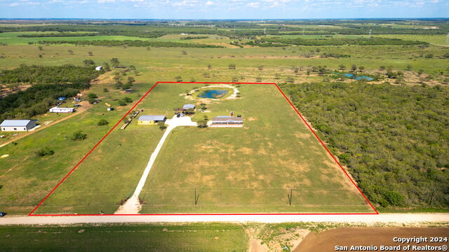 Details for 300 County Road 243, Floresville, TX 78114