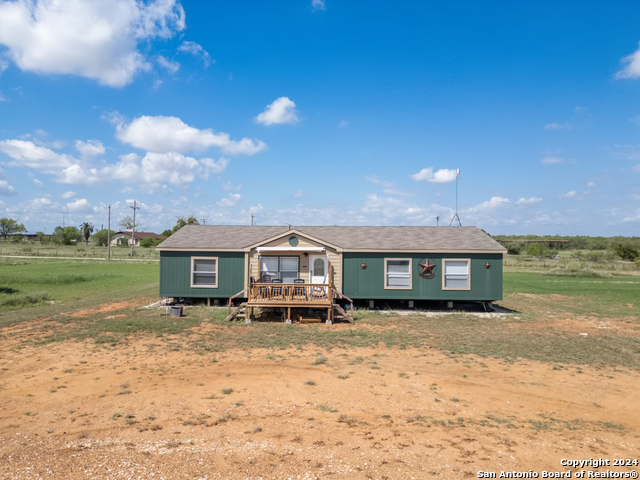 Details for 207 Persimmon Dr, Pleasanton, TX 78064