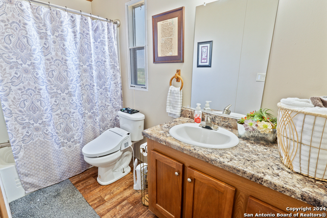 Image 16 of 21 For 207 Persimmon Dr