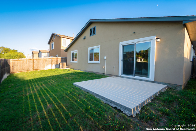 Listing photo id 9 for 10519 Legacy Cv