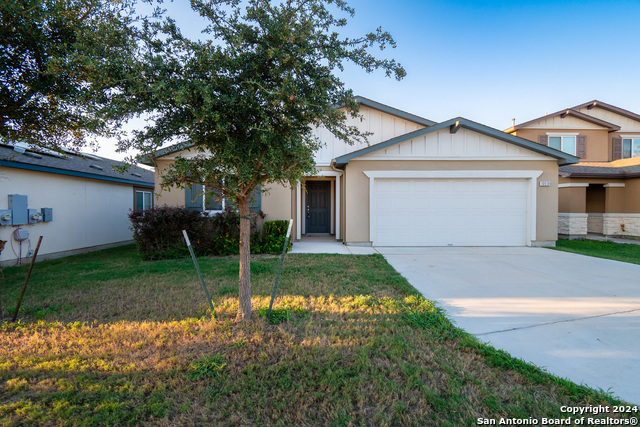 Listing photo id 10 for 10519 Legacy Cv