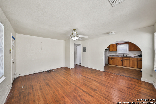 Image 11 of 40 For 406 Gardina St