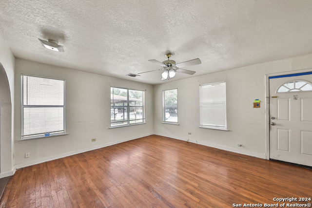 Image 13 of 40 For 406 Gardina St