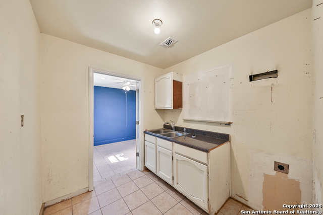 Image 32 of 40 For 406 Gardina St