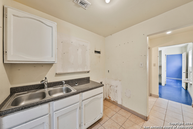 Image 33 of 40 For 406 Gardina St