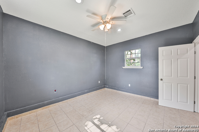 Image 34 of 40 For 406 Gardina St