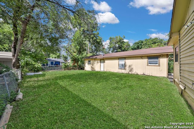 Image 38 of 40 For 406 Gardina St