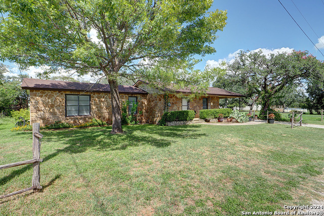 Details for 604 Bluebonnet Ln W, Johnson City, TX 78636