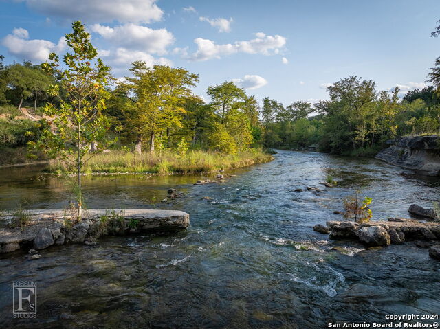 Image 6 of 22 For 244 Riverfront Dr