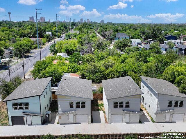 Listing photo id 11 for 1819 Burnet St