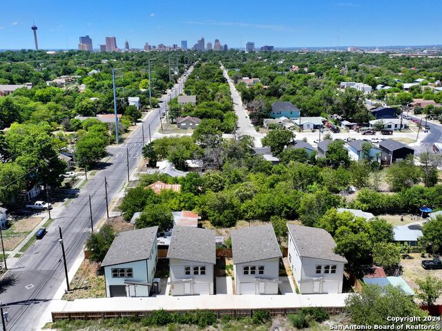 Listing photo id 7 for 1819 Burnet St