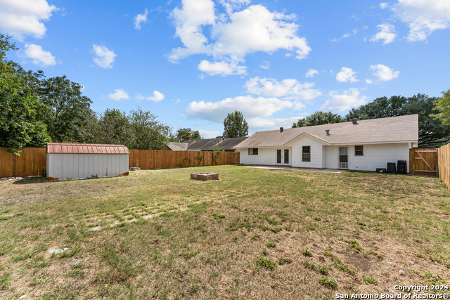 Image 21 of 22 For 121 Roundtree Dr