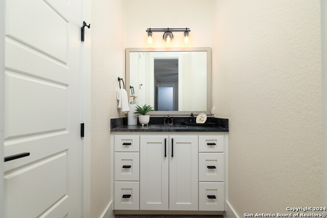 Listing photo id 29 for 967 Belle Oaks Blvd