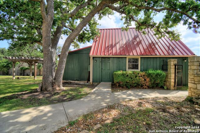 Listing photo id 30 for 125 Catalina Court