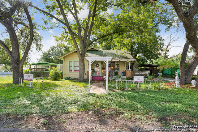 Details for 212 Kneupper St, Converse, TX 78109