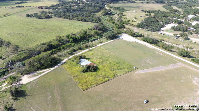 Listing photo id 9 for 123 Tanglewood Trail