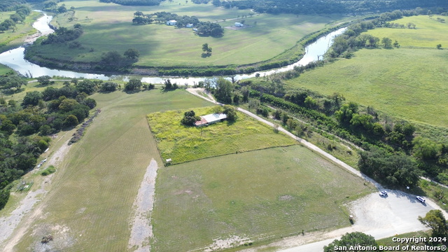 Listing photo id 1 for 123 Tanglewood Trail