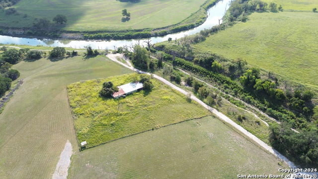Listing photo id 5 for 123 Tanglewood Trail
