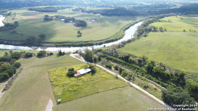 Listing photo id 6 for 123 Tanglewood Trail