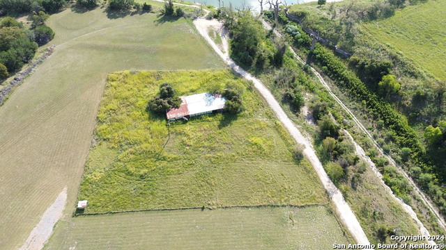 Listing photo id 7 for 123 Tanglewood Trail