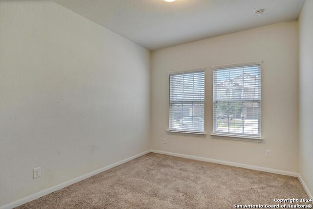 Listing photo id 23 for 8949 Elizabeth Park