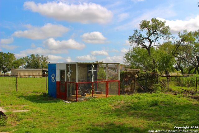 Image 16 of 25 For 7330 Loop 1604 S E