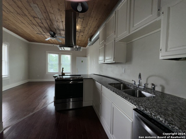 Image 13 of 49 For 1026 Gramercy Pl W