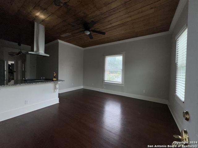 Image 14 of 49 For 1026 Gramercy Pl W