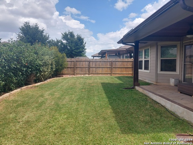 Listing photo id 20 for 10311 Rosalina Loop